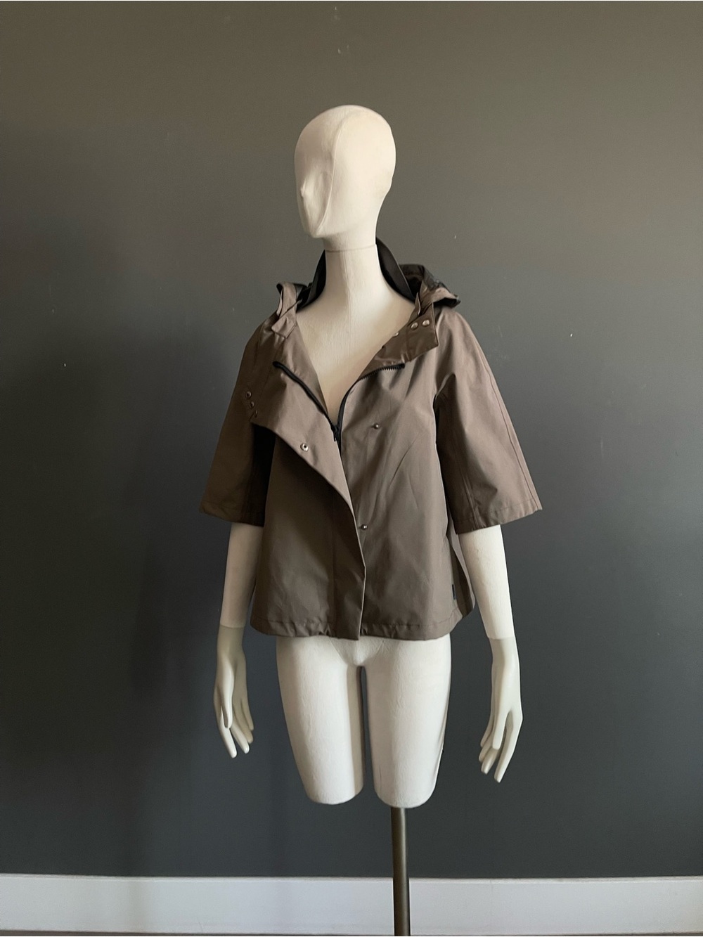 Herno Laminar Taupe Gore-Tex Hooded Cape Jacket Quiet Luxury Gorpcore IT Size 42